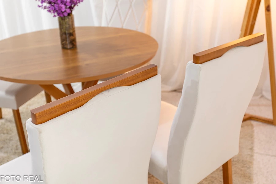 Mesa de Jantar Simpatia Tampo Redondo 108×108 Cinamomo JCM 4 Cad. Lisboa Veludo Bege 512 Madeira Maciça Art Assento - Imagem 5