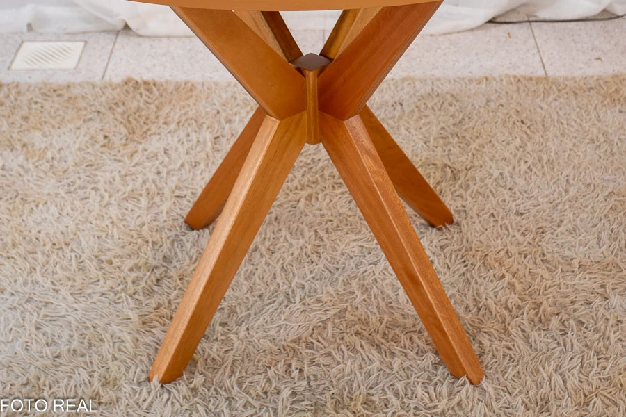 Mesa de Jantar Simpatia Tampo Redondo 108×108 Cinamomo JCM 4 Cad. Lisboa Veludo Bege 512 Madeira Maciça Art Assento - Imagem 6